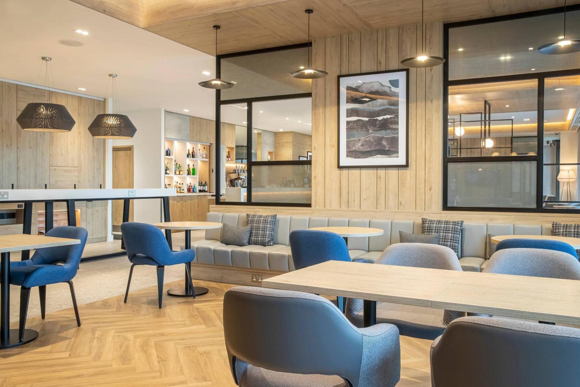 Courtyard By Marriott Inverness Airport Экстерьер фото