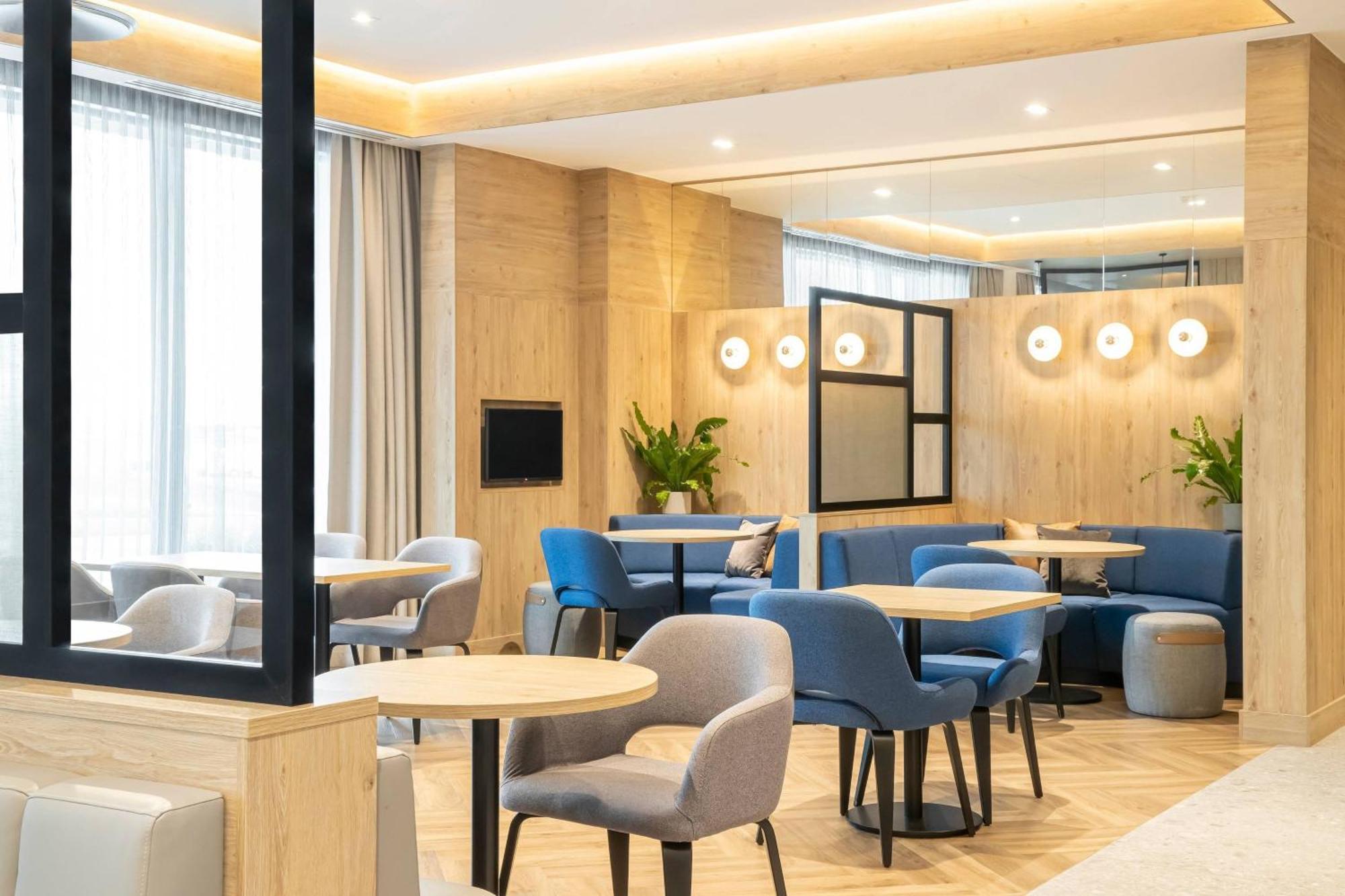 Courtyard By Marriott Inverness Airport Экстерьер фото
