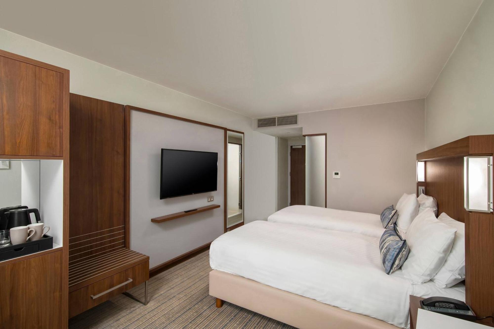 Courtyard By Marriott Inverness Airport Экстерьер фото