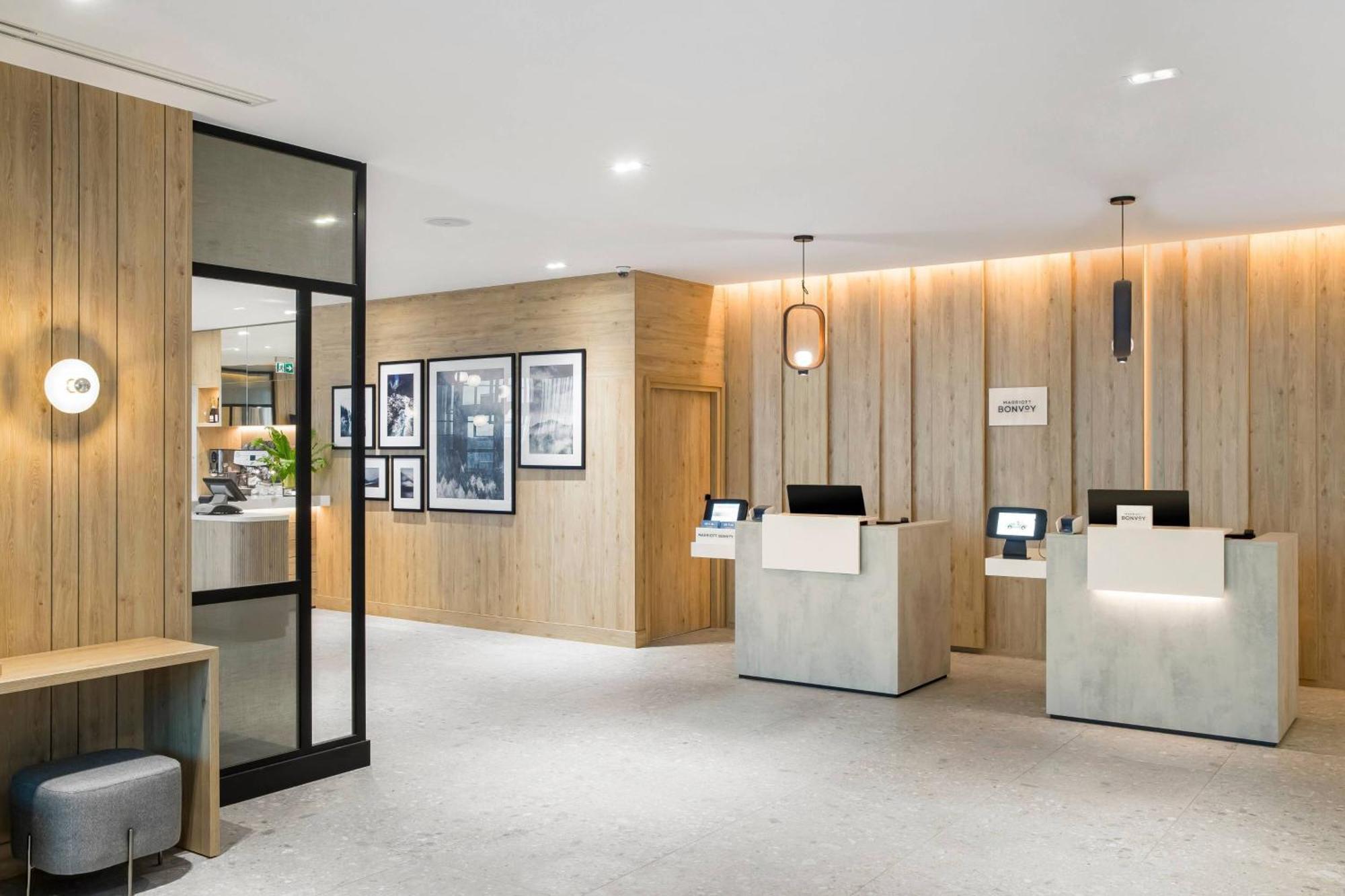 Courtyard By Marriott Inverness Airport Экстерьер фото